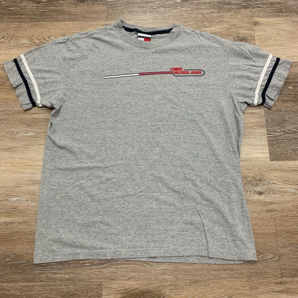 Vintage Tommy Hilfiger T Shirt.